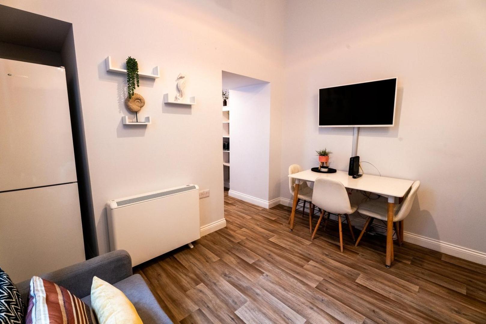 Апартаменты Free Parking | Smart Tv | 4 Guests Суонси Номер фото